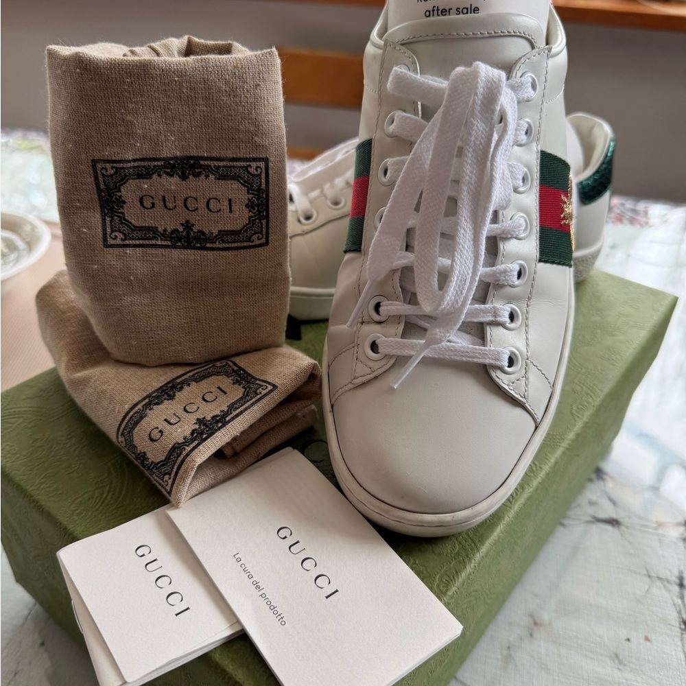 Gucci White Sneakers with Green and Red Stripes